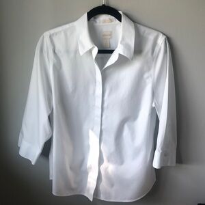 Size 1 White Chico’s 3/4 sleeve no iron blouse. Cute button back.